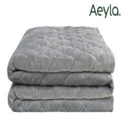 The Evolution of Comfort: From Mela to Aeyla's Timeless Mela Weighted Blanket